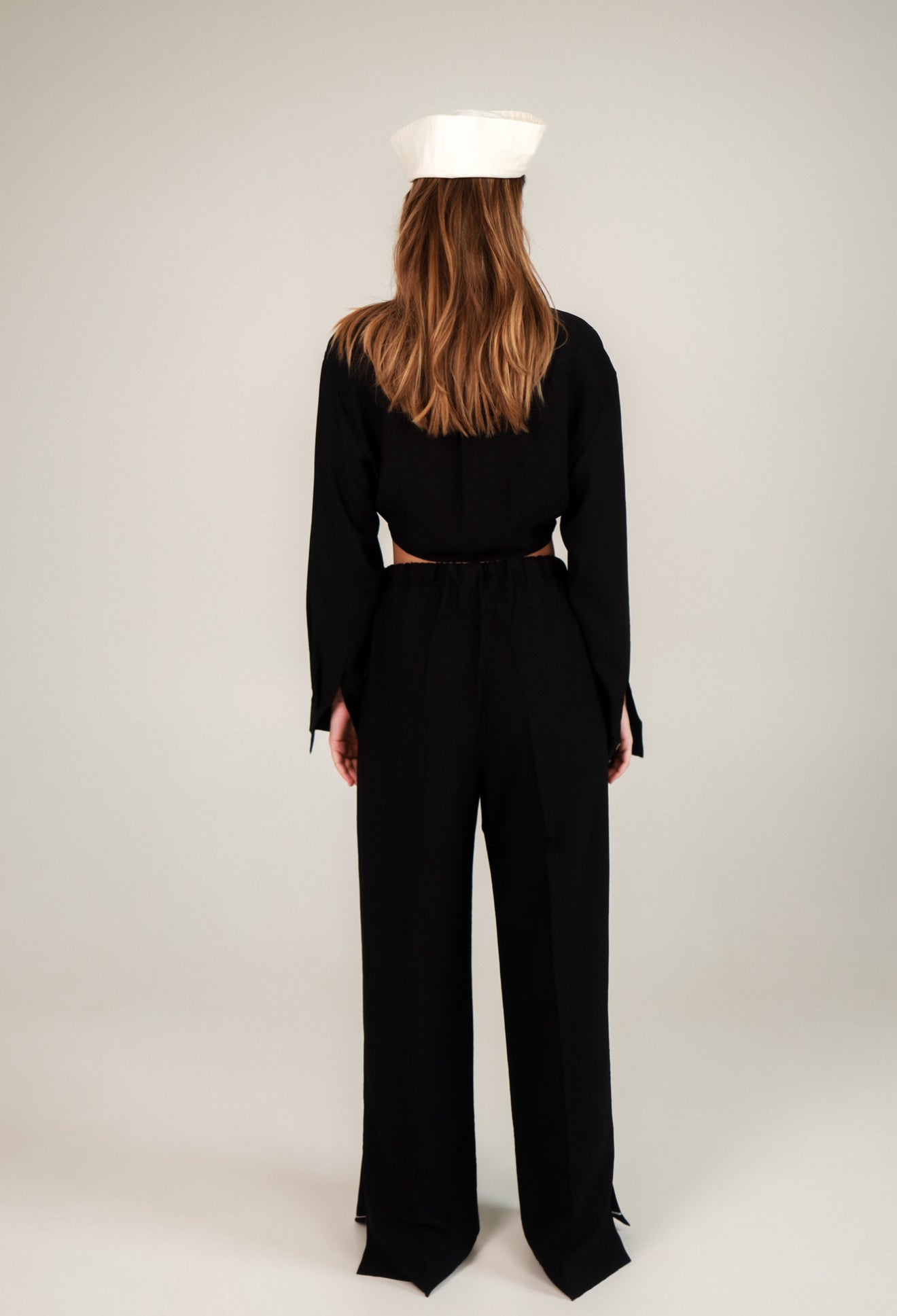 LINEN SET IN BLACK COLOR