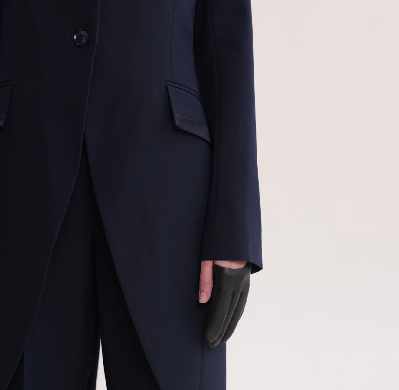 WOMEN’S TUXEDO SUIT